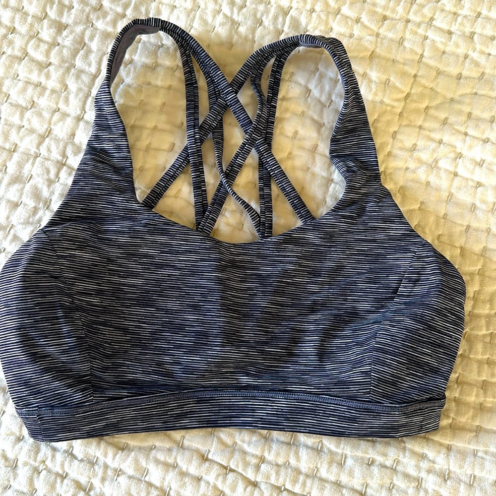 Lululemon free to be serene bra